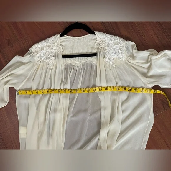 Vintage 100% silk lace wedding sheer robe victoria’s Secret original one size - Picture 16 of 16